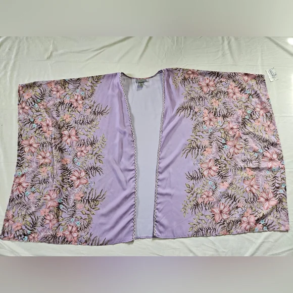 Cathrines Lavender Floral Kimono - Picture 11 of 12